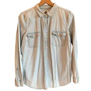Old Navy Long-Sleeved Button-Down Chambray Jean Shirt Light Blue Wash Size M